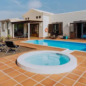villa-marina-de-luxe.in-canary-islands.com/